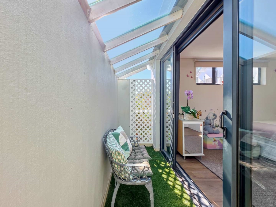 2 Bedroom Property for Sale in Sea Point Western Cape